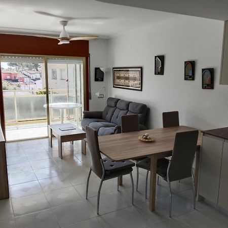 Cozzy Flat In A Quiet And Nice Area / Acogedor Apartamento En Zona Tranquila Y Agradable Камбрілс Екстер'єр фото