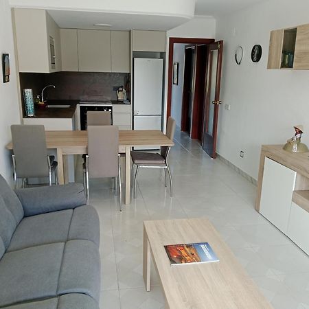 Cozzy Flat In A Quiet And Nice Area / Acogedor Apartamento En Zona Tranquila Y Agradable Камбрілс Екстер'єр фото