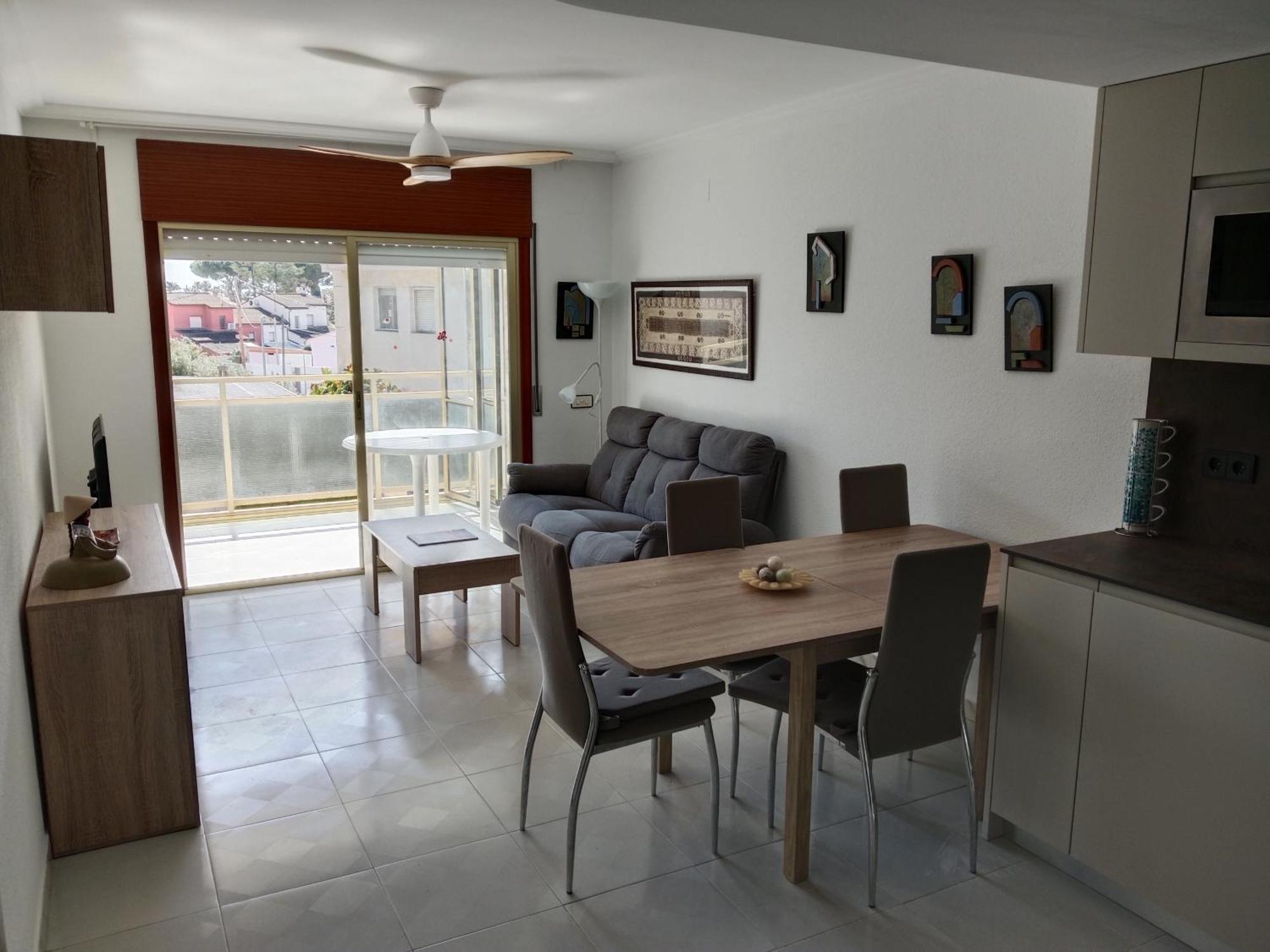 Cozzy Flat In A Quiet And Nice Area / Acogedor Apartamento En Zona Tranquila Y Agradable Камбрілс Екстер'єр фото