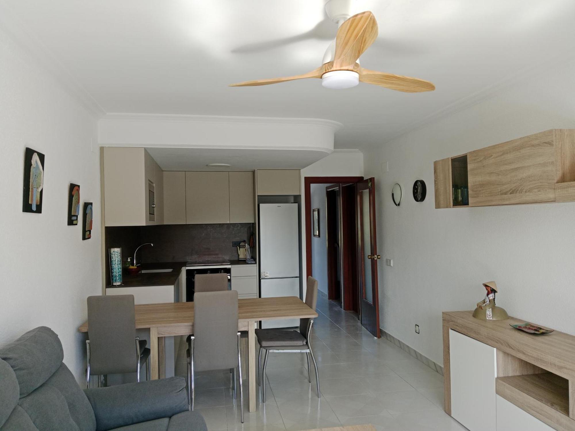Cozzy Flat In A Quiet And Nice Area / Acogedor Apartamento En Zona Tranquila Y Agradable Камбрілс Екстер'єр фото